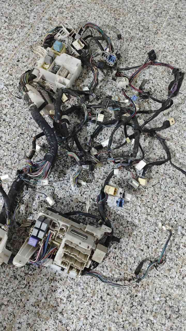 السلام عليكم عندي هاي الغراض مال كورلا بيكاتشو 2007 غلاف دشبول +دكتات والفريز البارد والحار +ضفيره دشبول ودرگة ستيرن الي يريد يشتري هذا رقمي واسعارهن مناسبه ***********
