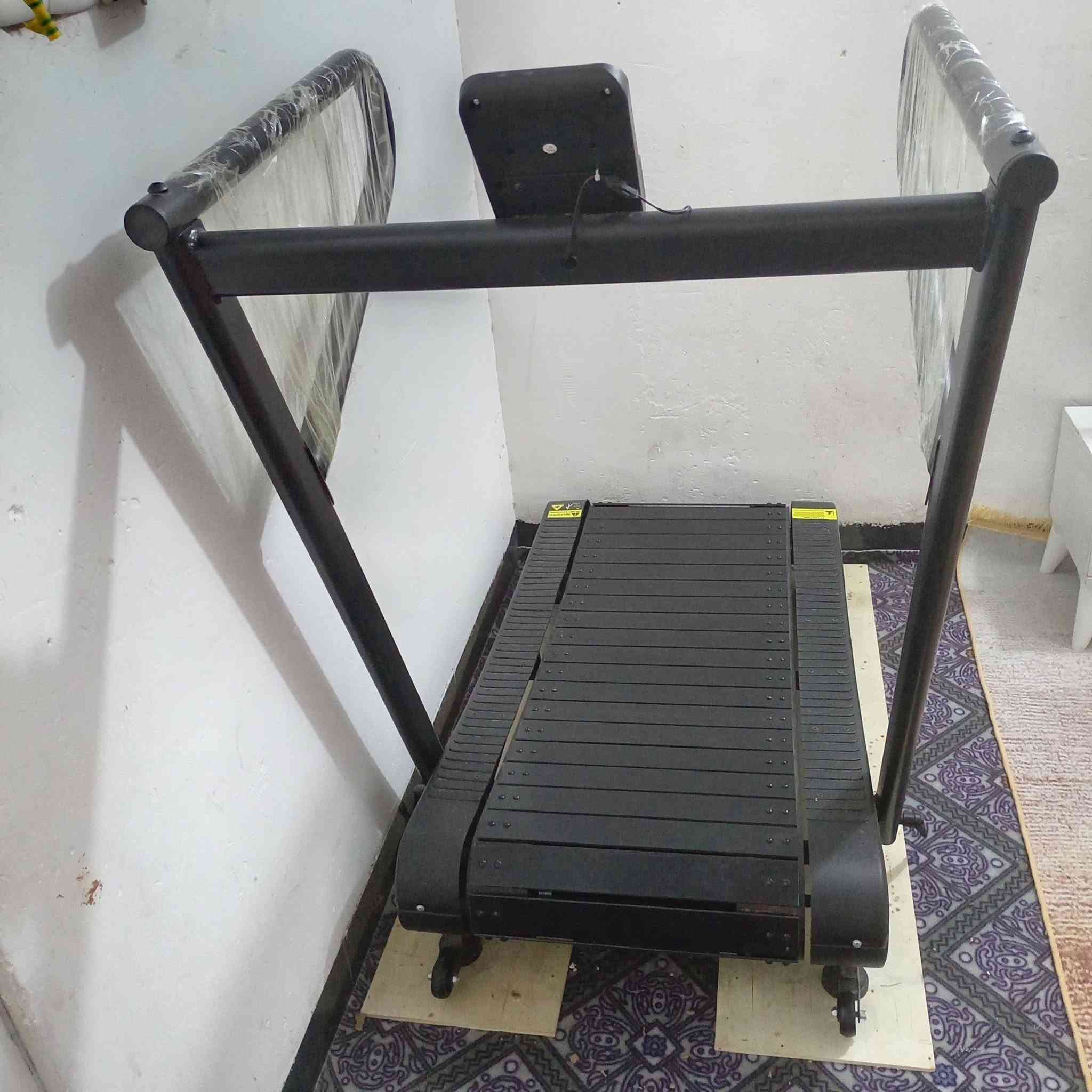 جهاز جري ميكانيكي ٣٠٠ بيه مجال
الشراي يتصل على هذا الرقم المكان كربلاء 

***********
