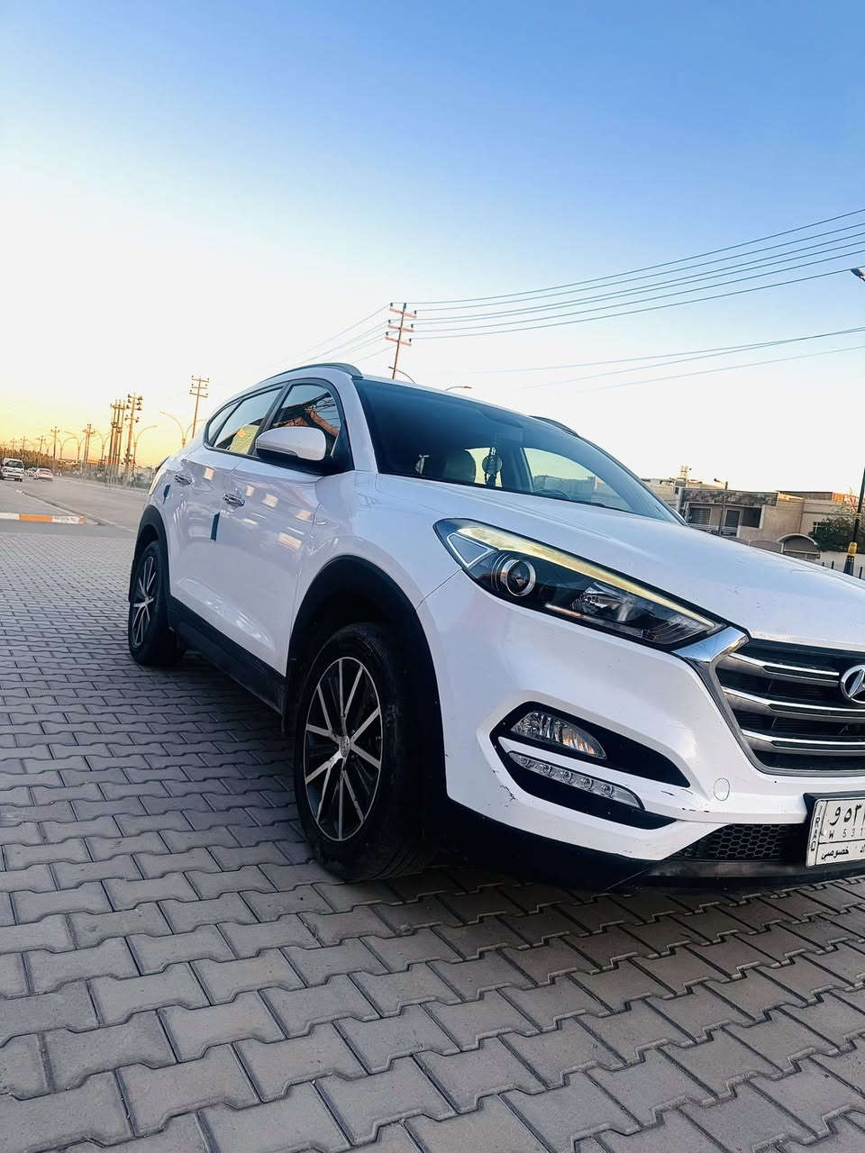 � للبيع هيونداي توسان 2017
السيارة مكفولة من أي ضربة، فحص كامل ومضمون.

🔹 الموديل: 2017

🔹 الأوراق: أصوليات كاملة + تسجيل نظامي

🔹 الحالة: نظيفة جدًا، استعمال شخصي

🔹 المكينة والكير: مكفولات 100%

🔹 التبريد: بارد جدًا (ثلاجة مو سيارة)

🔹 الجاملغ: نظيف، بيه بارد قليل ما مبين اصلا بصوب السايق فقط

🔹 التايرات: جديدة

🔹 الحدادية: جديدة

🔹 الدواخل: نظيفة ومرتبة

🔹 السيارة ما محتاجة شي غير تركب وتمشي

💰 السعر 185$ قابل للنقاش

المكان النجف الاشرف 

📞 التواصل خاص أو اتصال

‭٠٧٨٨ ٢٩٤ ٦٣٥٨
