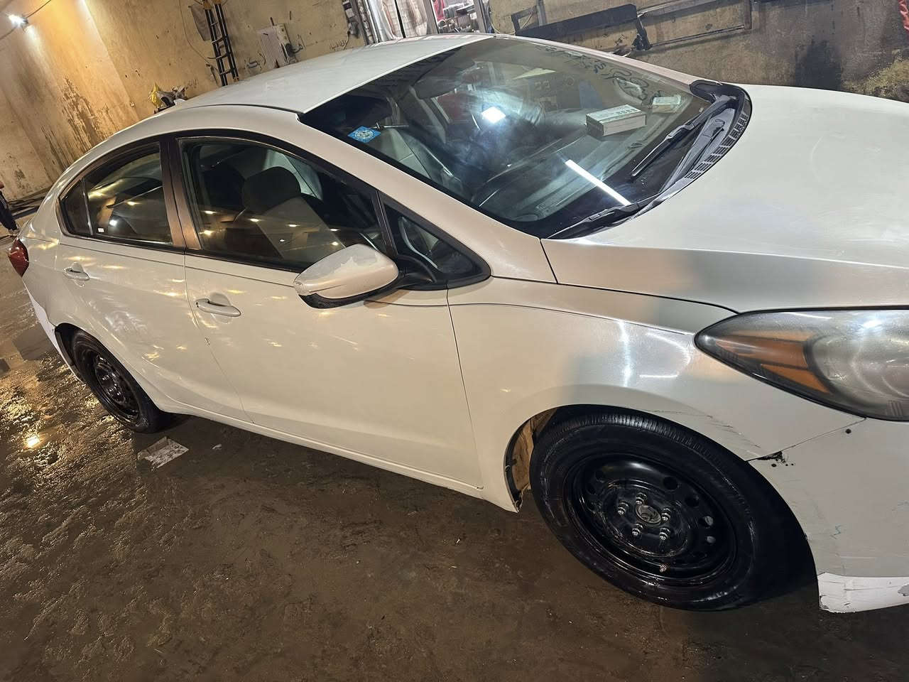 سلام عليكم فورتي موديل 15امريكي س
كير مكينه تبريد حدادية صدر تخم تايرات كله جديد 

سياره مال بيت ممتعوبه السونار مرفق بالمنشور وسياره صارلها يمي سنتين بيها كم ملاحظة بسيطه السعر 98 وبيها مجال بسيط  *********** رقم الهاتف
