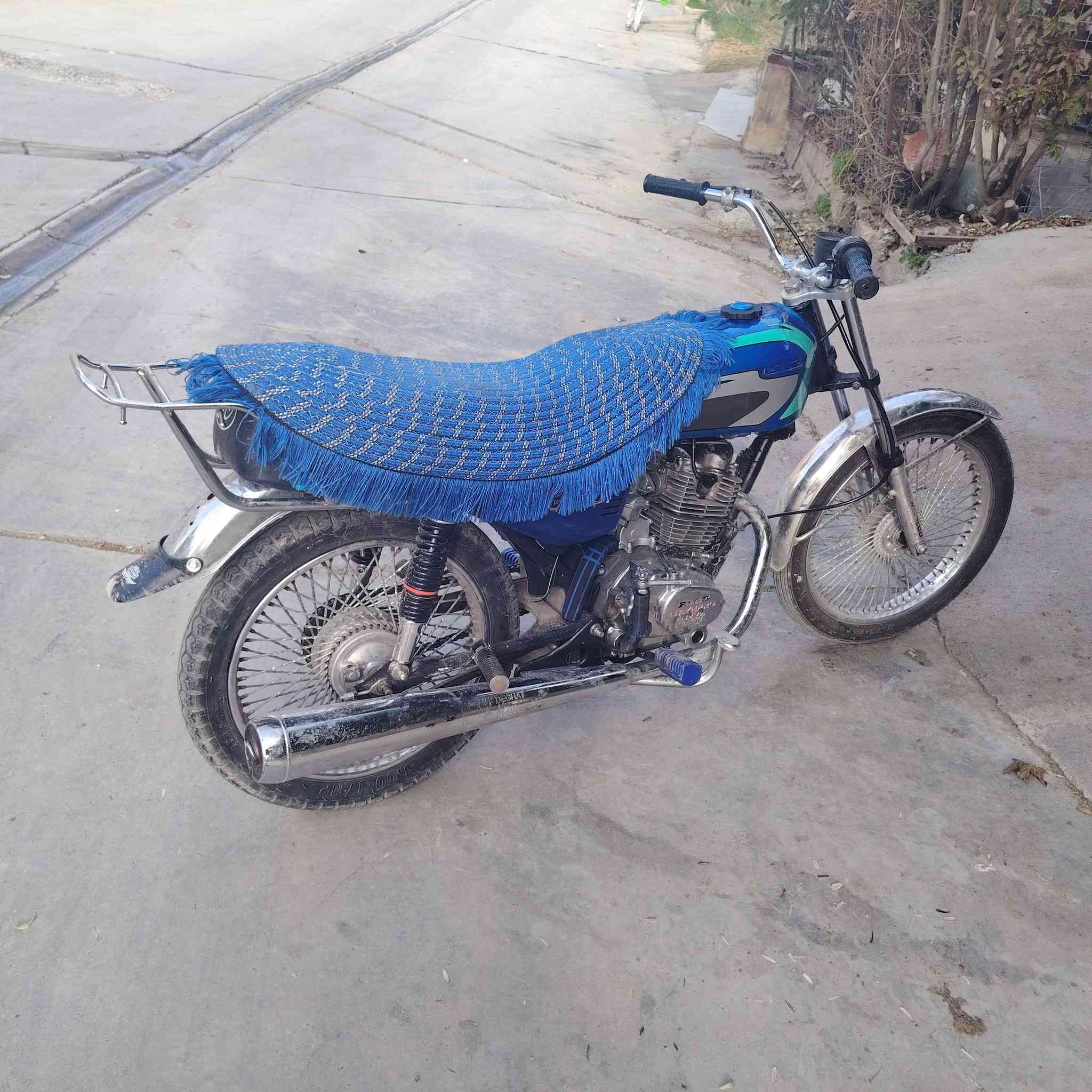 محرك 150 سي سي – 5 قير
تأشيرات جديدة
كشن نوع MKZ جديد
شلعة قوية
مضمونة ترفع على الكير الثاني
صوت محرك ناعم و شلعه  قويه السعر 500 وبي مجال


**إذا كنت صاحب هذا الإعلان وتريد حذفه لأي سبب، رجاءا أرسل رسالة إلى الدعم الفني**