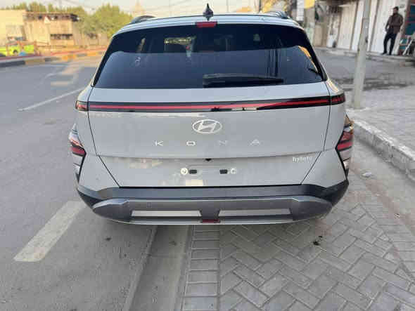 للبيع 
هونداي كونا هايبرد موديل 25 
ماشية 3000 كيلو 
الضرر تبديل باببين
فول مواصفات ماعده الفتحه  شاحن وايرليس حساسات امامية خلفيه رادارات جانبية مريات شفط توجد مواصفات اخرى 
السعر 168 وبيها مجال  مرقم بغداد 
***********

