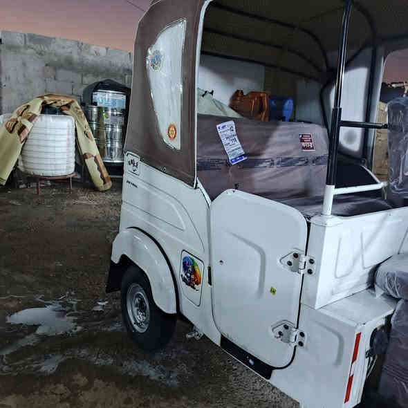 سلام عليكم تكتك للبيع موديل2022 شهر5بس دوس معمرات ولباقي كلهةبلادية عنوان مدينة الصدر رقم الهاتف ***********
