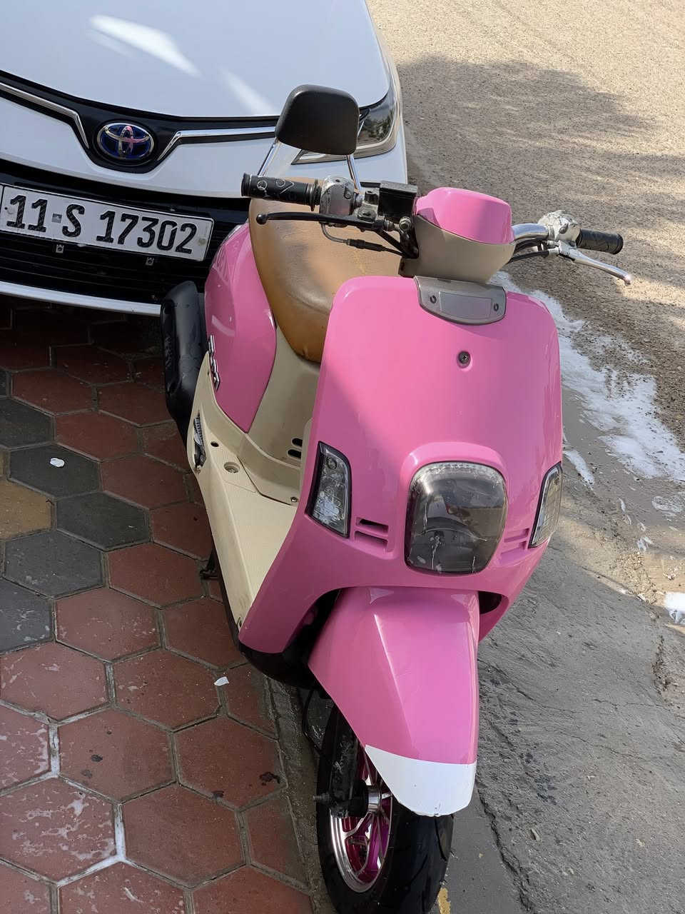 ,ِاسلام ,ِعليكم
على بركه الله دراجه ماكس بوليسي مفتوحه اكرر مفتوحه بوشه وبستم أصليات 55 تخم ويل اصلي وتخم تاير الدراجه نكره سلف هندر كله شغال سكن لايت امامي بك لايت  إشاره كرستال محوره كتف رباعي الدراجه ما بيها اي نقص الشاهد الله حلوه الدراجه مكان الدراجه الناصريه مركز
والصور مالات اليوم الدراجه ب الواقع احلى بهاوي
التواصل ***********
