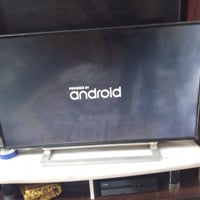 شاشه للبيع نوع توشيبا حجم 40 بيها انترنت بس ميشتغل سعرها ١٢٥  وبيها مج...