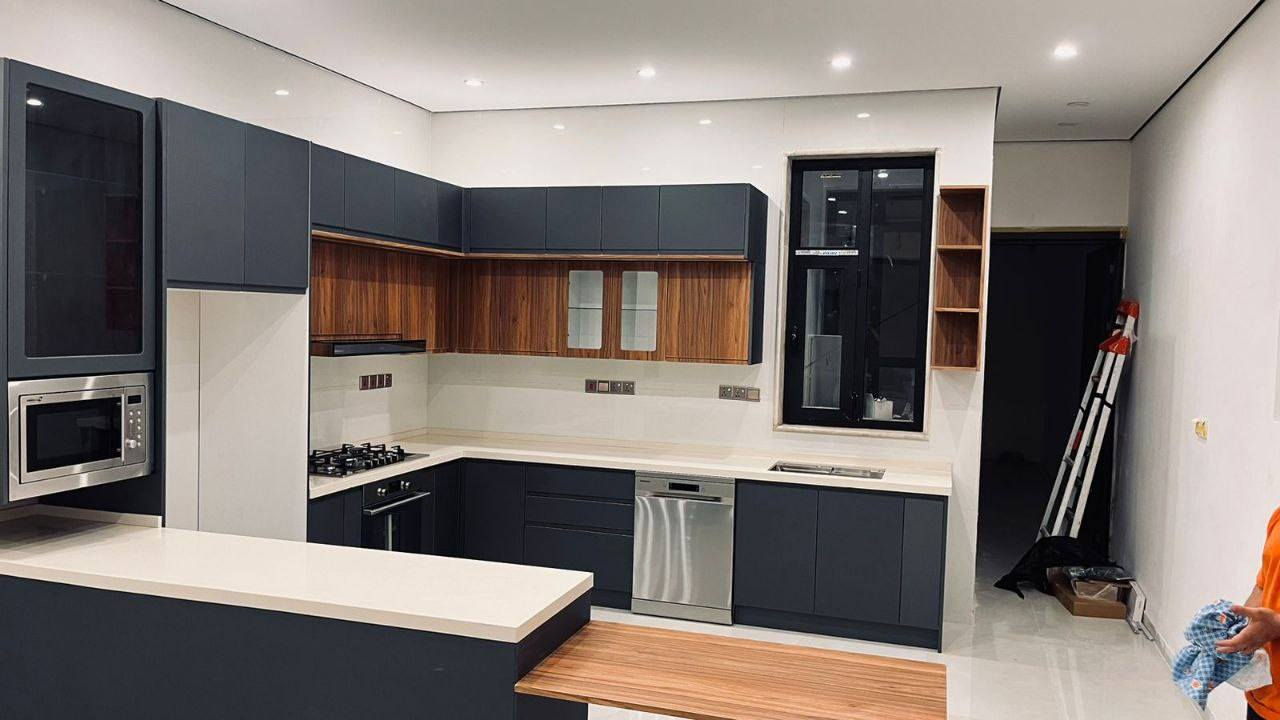 السلام عليكم من رخصت صاحب البيج نجاره عامة للديكورات والمطابخ التركي والايطالي ومتفرغ للعمل وهذه شغلي للتواصل رقمي ***********
