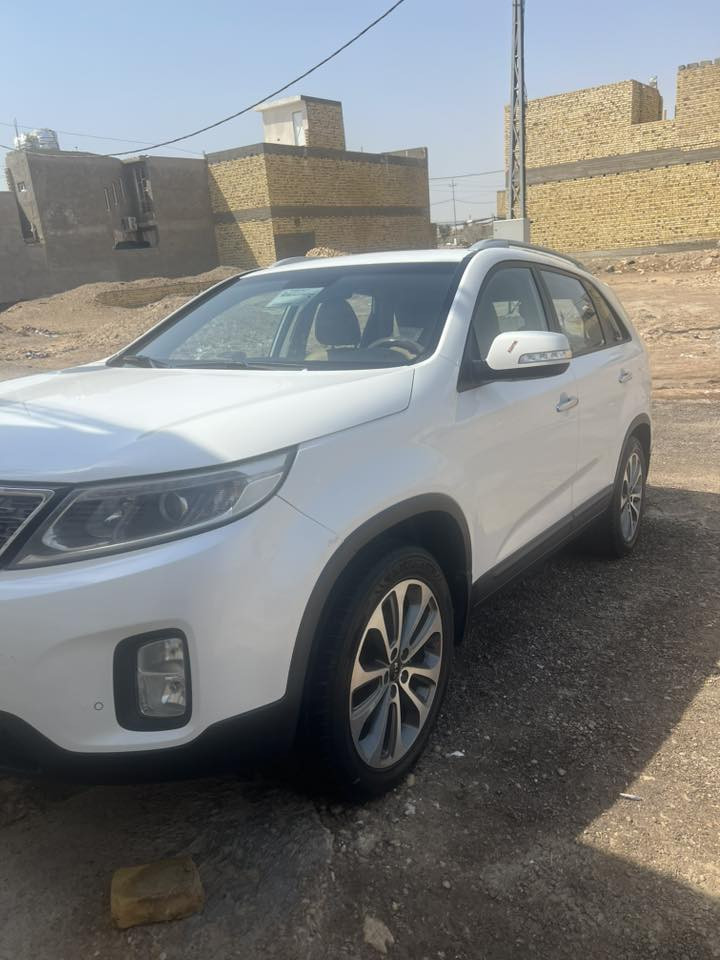 سورنتو14خليجي مكفوله كفاله عامه ماشيه 165رقم واسط انگليزي باسمي هزه جديده تخم تاير جديد حداديه امامي خلفي جديد ***********
