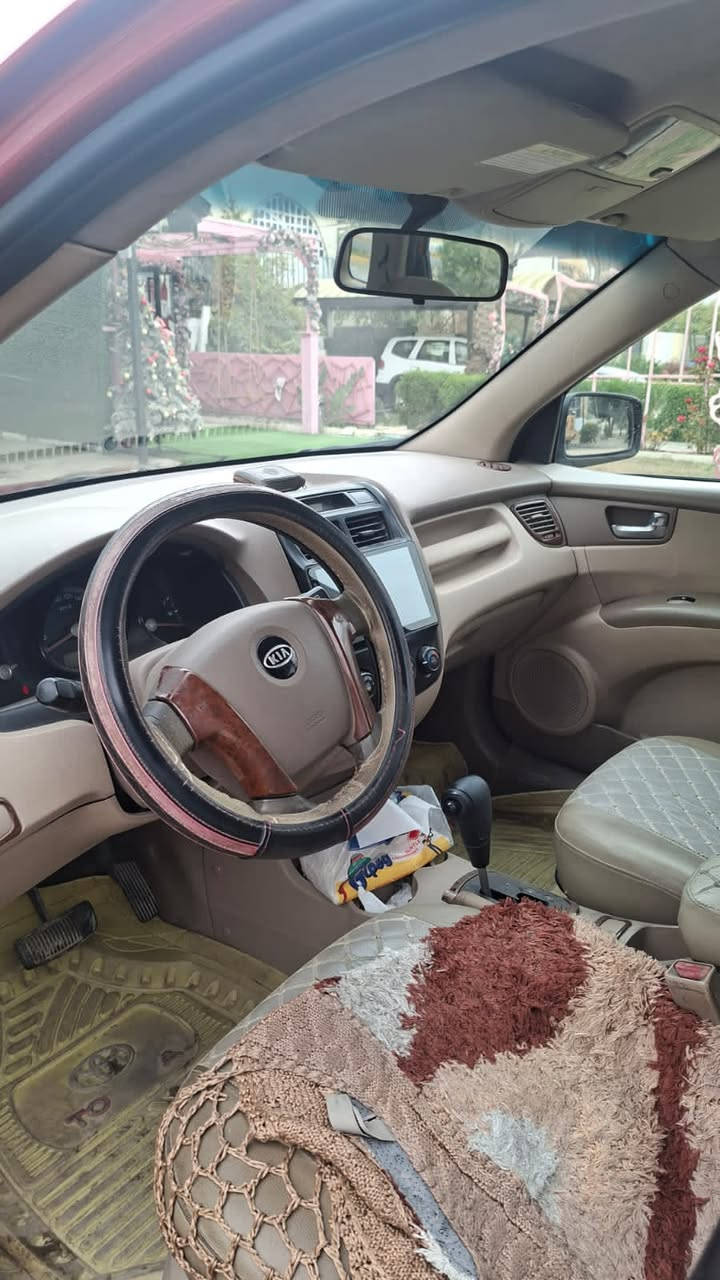 سبورتج خليجي بدون اي ضرر او ضربه مصبوغه فقط جماليه بسبب جراد رقم بغداد باسمي/ تخم تاير /  باتري جديد /كهربائيات كله شغاله /سنتر لوك  /كامرا تبريد شغال  /السعر ٩٠ ورقة / الاتصال / ***********
