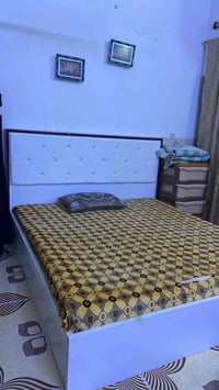 كفري • سرير • بدون فرشة