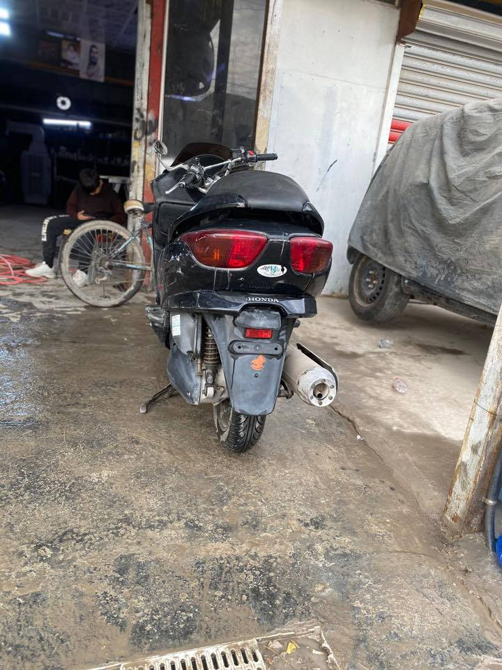 السلام عليكم 
دراجة فورزة صفر ثمانية 
دراجة فول نضافة بس المكينة مجفتة 
تشغيل بصمة نكرة سلف 
السعر 650 وبي مجال 
الرقم 

‭0776 204 0837‬
