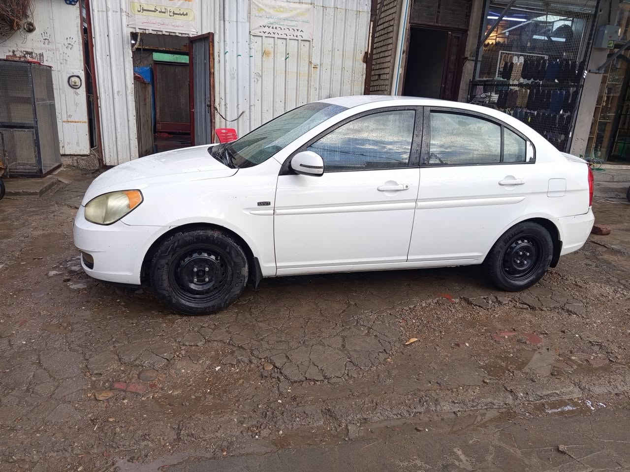 سلام عليكم اكسنت موديل 10للبيع
محرك 1600اسياره نضيفه احله منلصوره بيها ضربه بلجاملغ الخلفي اليمن سياره بيها ملاحضات قطع صبغ ابيع احزام 
السياره مناقصها شي كامله من كل نواحي 
***********

***********
المكان بغداد الكاضميه جكوك  السعر 87وبيها مجال حك جيه
