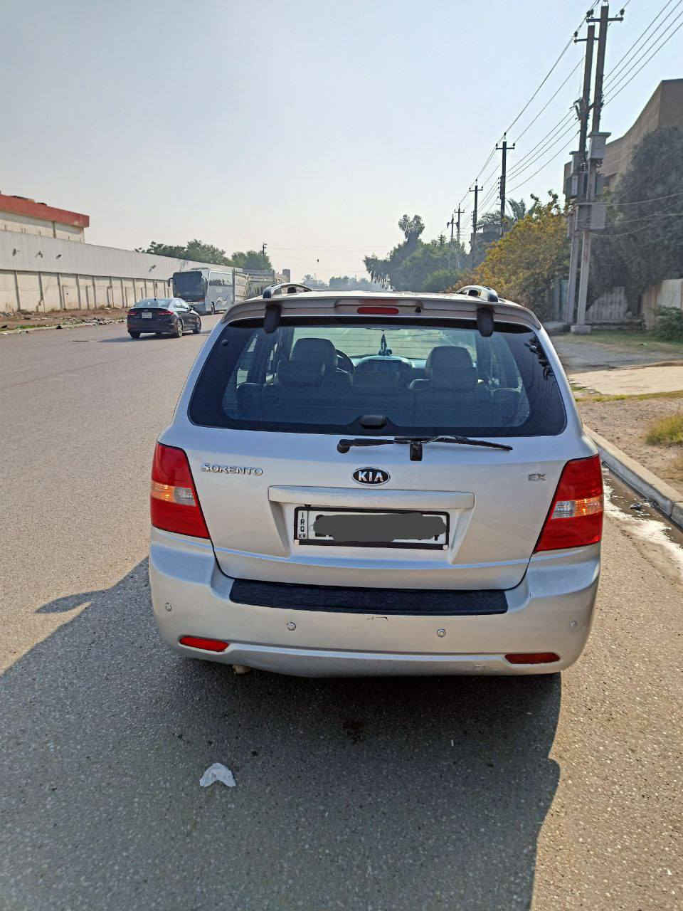 ‎السلام عليكم
‎سورنتو 2009 
‎7 راكب 
‎6 سلندر 
‎خليجي
‎سيارة كلين بدون ضربة 
‎صبغ شبر بلجاملغ اثر طخة مثل ما موضح بلسونار 
‎محرك لا تنقيص ولا تبخير 
‎الگير بحالة ممتازة 
‎تبريد ثلج 
‎الرقم الدولي الجديد 
‎رقم السيارة سليمانية 
‎هزة وفحص وكلشي جاهز 
‎سنوية لل 27
‎السيارة بأسمي 
‎تحويل ثاني يوم 
‎موصفات: 
‎ا ABS 
‎تبريد شغال 
‎فتحة بلسقف 
‎شاشة اندرويد 
‎وايفاي+بلوتوث 
‎سستم صوت +دمام 
‎كامرة خلفية HD
‎حساسات خلفية
‎تحكم ستيرن 
‎السيارة جاهزة من كلشي تجي تاخذ وتطلع  
‎سيارة مابيها اي نقص 
‎مكان السيارة بغداد (حي العامل)
‎السعر: 115  وبيها مجال شي بسيط 
‎للأستفسار 
‎                                               ***********  
‎                                               ***********
