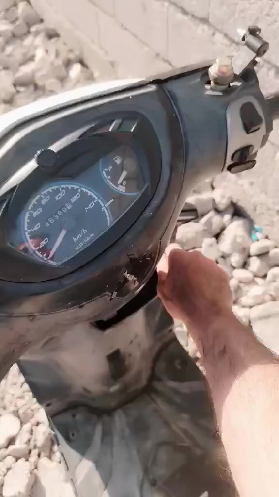 سلام عليكم جيتي ار للبيع دراجه خير من الله ما ناقصها شي بس ترتيب اشويه شغاله كهربائيات  كلها آჂ̤ نقص مابيها يرادلها ادامه بسيطه دراجه بلاديه كلها السعر 750وبيها مجال مكان ديالى بعقوبه لاستفسار اتصل ودلل ***********
