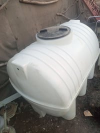 خزان ابو ال 1000 للبيع بي ثقب زغيرون فقط وثقيل الخزان مو خفيف اتصال 07...