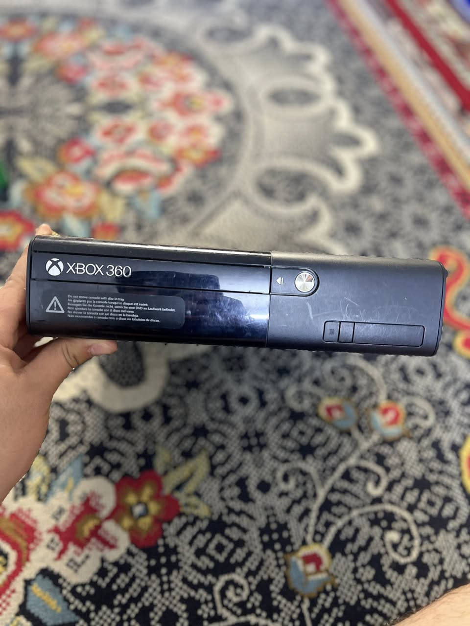 السلام عليكم 
XBOX سوبر سلم 
جهاز نضيف جداً شغال 100‎%‎ مع 2 جوستك و كامل ملحقات 
سعره 125 الف وبيه مجال بسيط مكاني الغزالية 
***********
