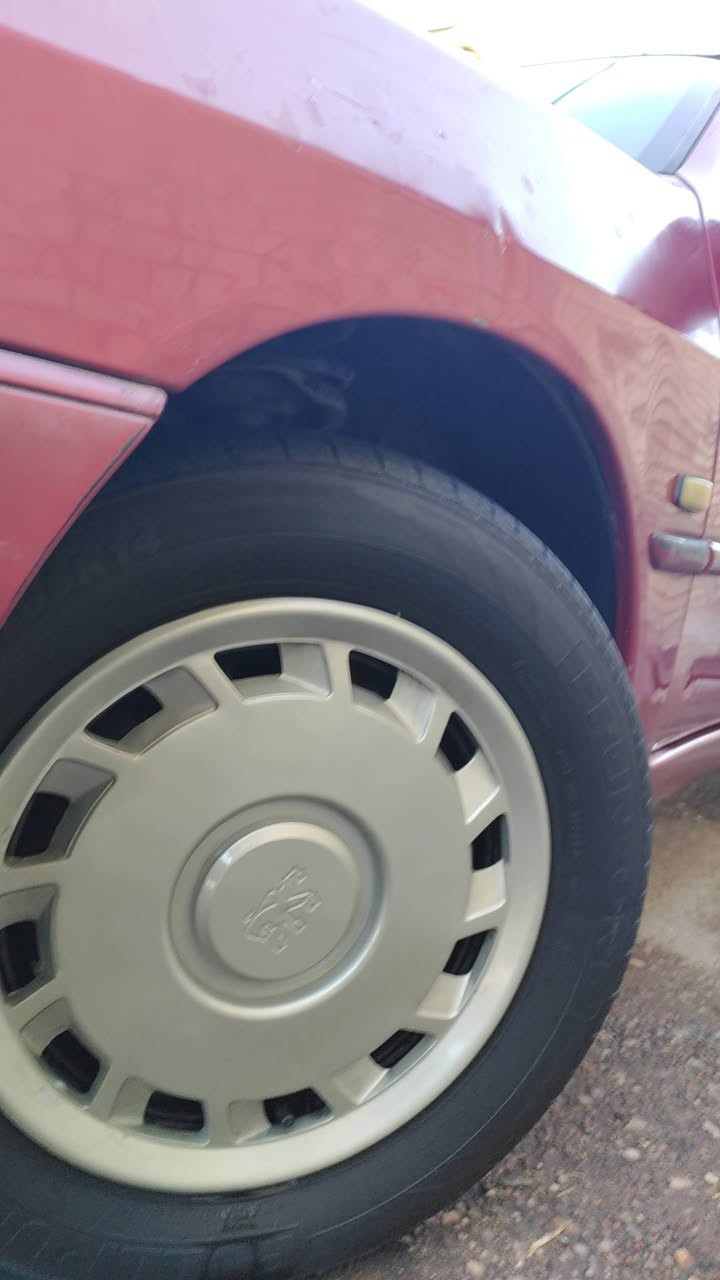 سلام عليكم 
بيجو 306بيه جراد مو قوي بنيد وقماره وجنطه وبيه تلحيضات شويه قطرة صبغ ما بيهة دوشمه الارضيه جديده والدواخل مرتبه كير محرك كفاله والكشر كفاله من الصبغ صدر جديد سياره حلوه ومرتبه بس يراد اله شويه ترتيبات علمود الجماليه فقط السياره ما بيه قطره خياس مثل ما تشوفون بل صور كلشي واضح حاطلك 23صوره مو تجيني بل خاص تكلي دزلي صور .......السعر 38وبيه مجال بسيط 
المكان بغداد زعفرانيه ..الرقم  ***********
