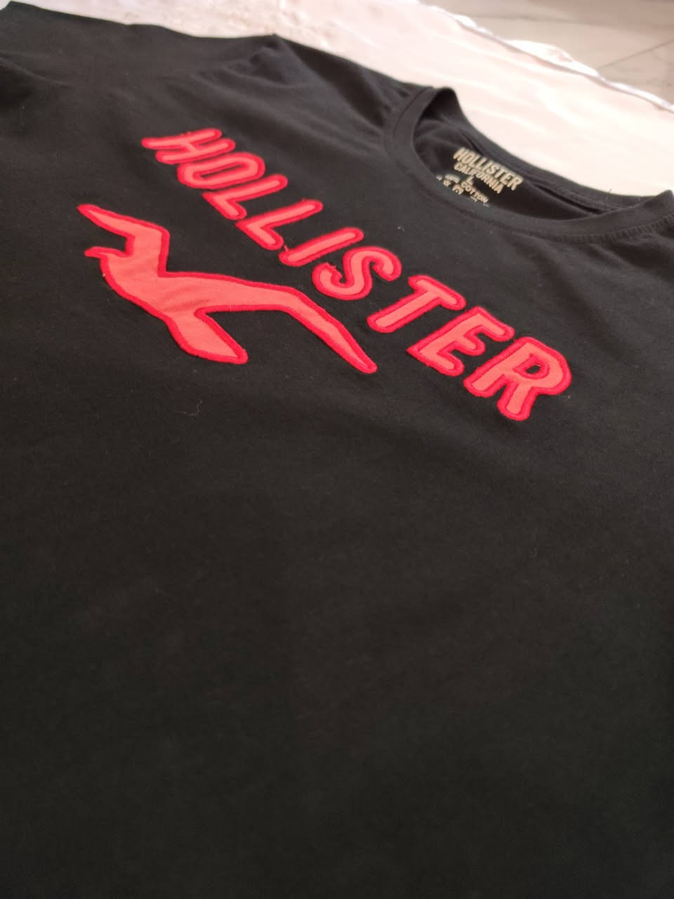 HOLLISTER CALIFORNIA 🔥🔥
باله اوريجنال 💯 💯 
 نظافة 💯💯
---------------
L قياس 
 قالب صغير
M يلبس 
 46cm العرض 
 72cm الطول
--------------
متوفر توصيل لجميع محافظات العراق 6 الاف 🚙
👍اي قطعة توصل مختلفة عن الصور او بيها مشكلة لا تستلمها


**إذا كنت صاحب هذا الإعلان وتريد حذفه لأي سبب، رجاءا أرسل رسالة إلى الدعم الفني**