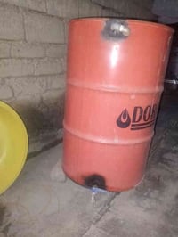 للبيع براميل  الاحمر جاهز للنفط مع حنفيه ب20  الرصاصي بدون حنفيه ب17  ...