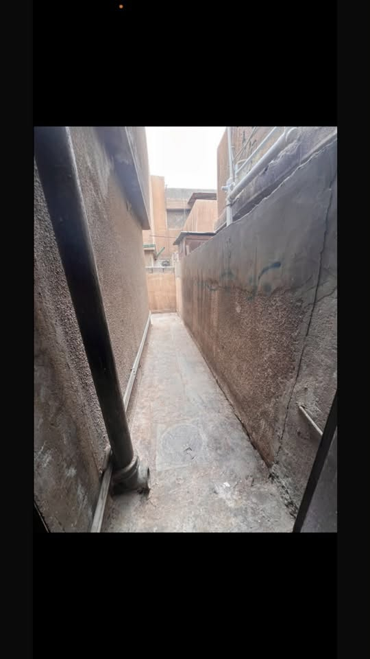 دار للإيجار طابق ارضي استقبال وطعام مطبخ حار وبارد صحيات غرفة نوم حديقه وگراج
حي الجهاد الضباط بخلف الشارع العريض

المساحه ١٥٠ متر

للتواصل واتساب ***********
