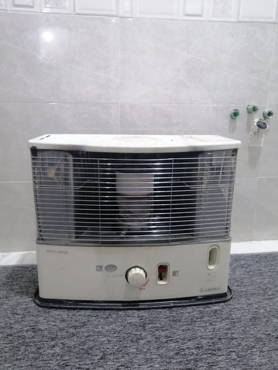 صوبه للبيع بس الجامه مكسوره كلشي مابيه السعر ٢٥... ***********
