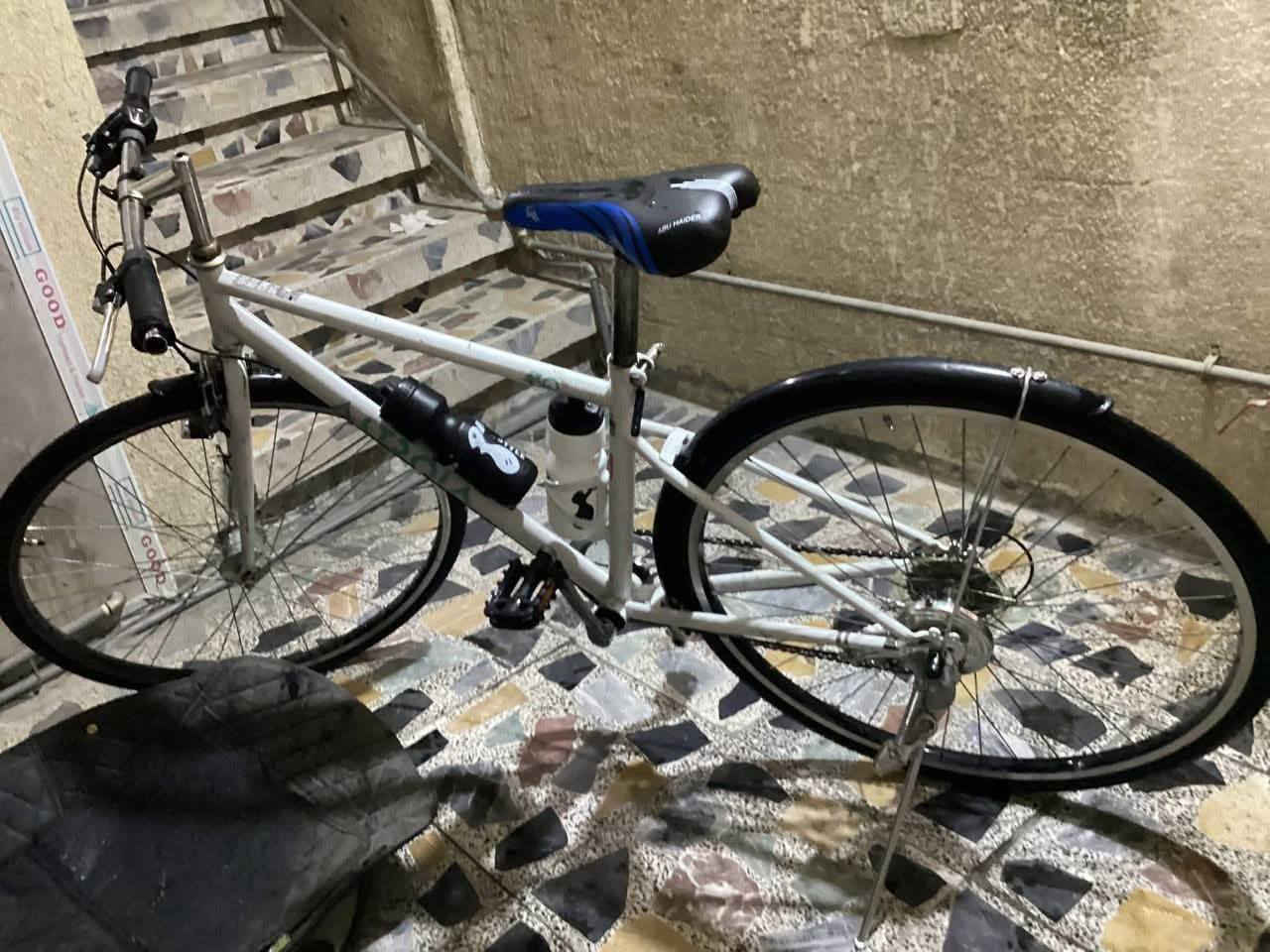 بايسكل c700 للبيع حجم 29 بريك شغال مكينه شغاله 7 سرع خلفيه سرعه اماميه مخصص للسباق ولقطع مسافات بعيده حديد وليس المنيوم نضيف وجديد اذا تريد تعرف مشكلته( خاص) كله جديد  100 وبي مجال بسيط العنوان بغداد الحريه واتساب *********** 🌹
