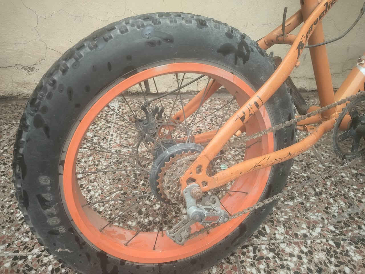 سلام عليكم بايسكل للبيع فايت باك مستخدم يحتاج تاير خلفي سعر ٤٠ الف بي مجال
***********
