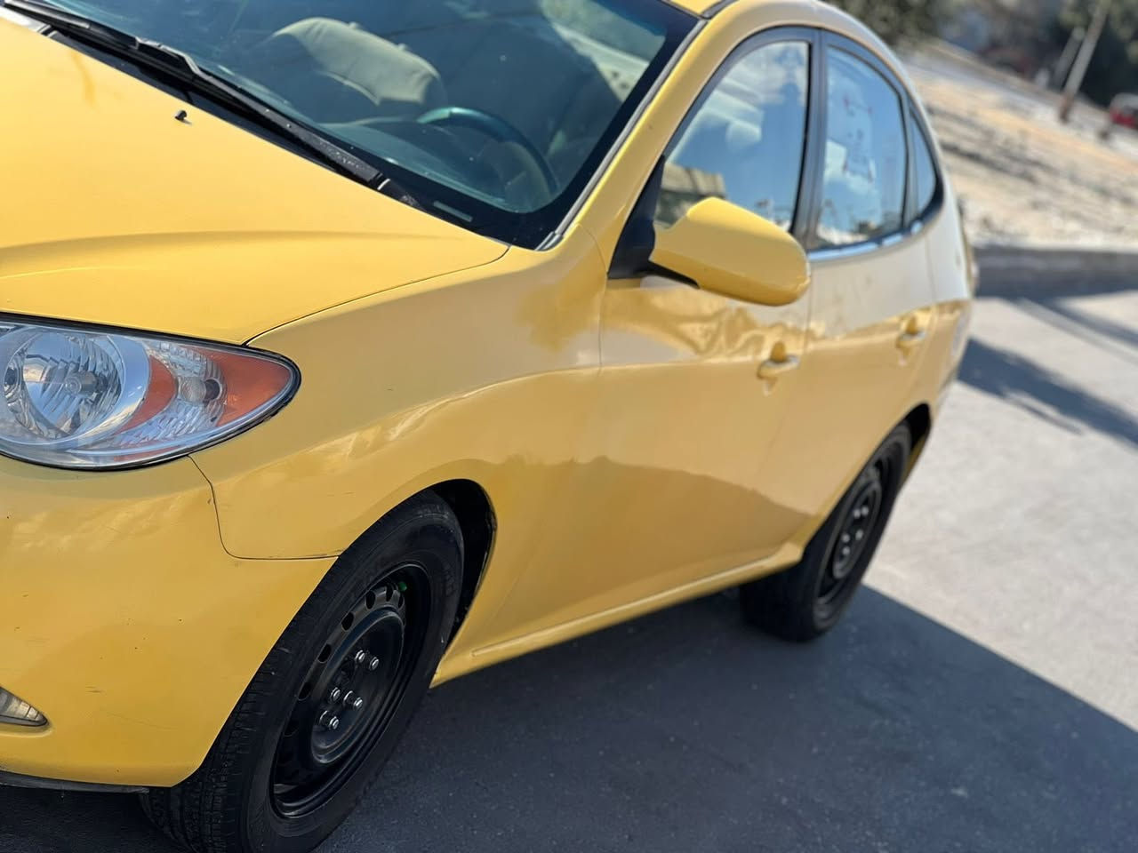 انترا موديل ١٠ سياره جديده وارد امريكي  مكينه ٢٠٠٠مصفره هيه وغرامات ثانيوم تحويل  مكان مدينه ***********
