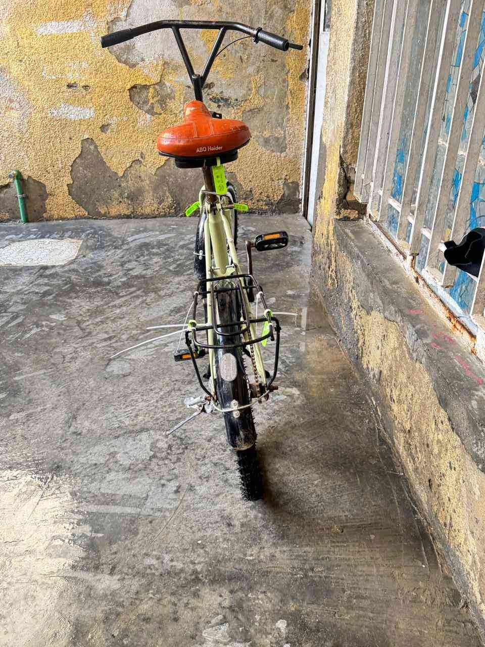 السلام وعليكم بايسكل اخو ابو الطبكه نظيف السعر 65 وبي مجال للستفسار*********** لكان بغداد الشماعيه يم الدائره الكهرباء شارع سعدي
