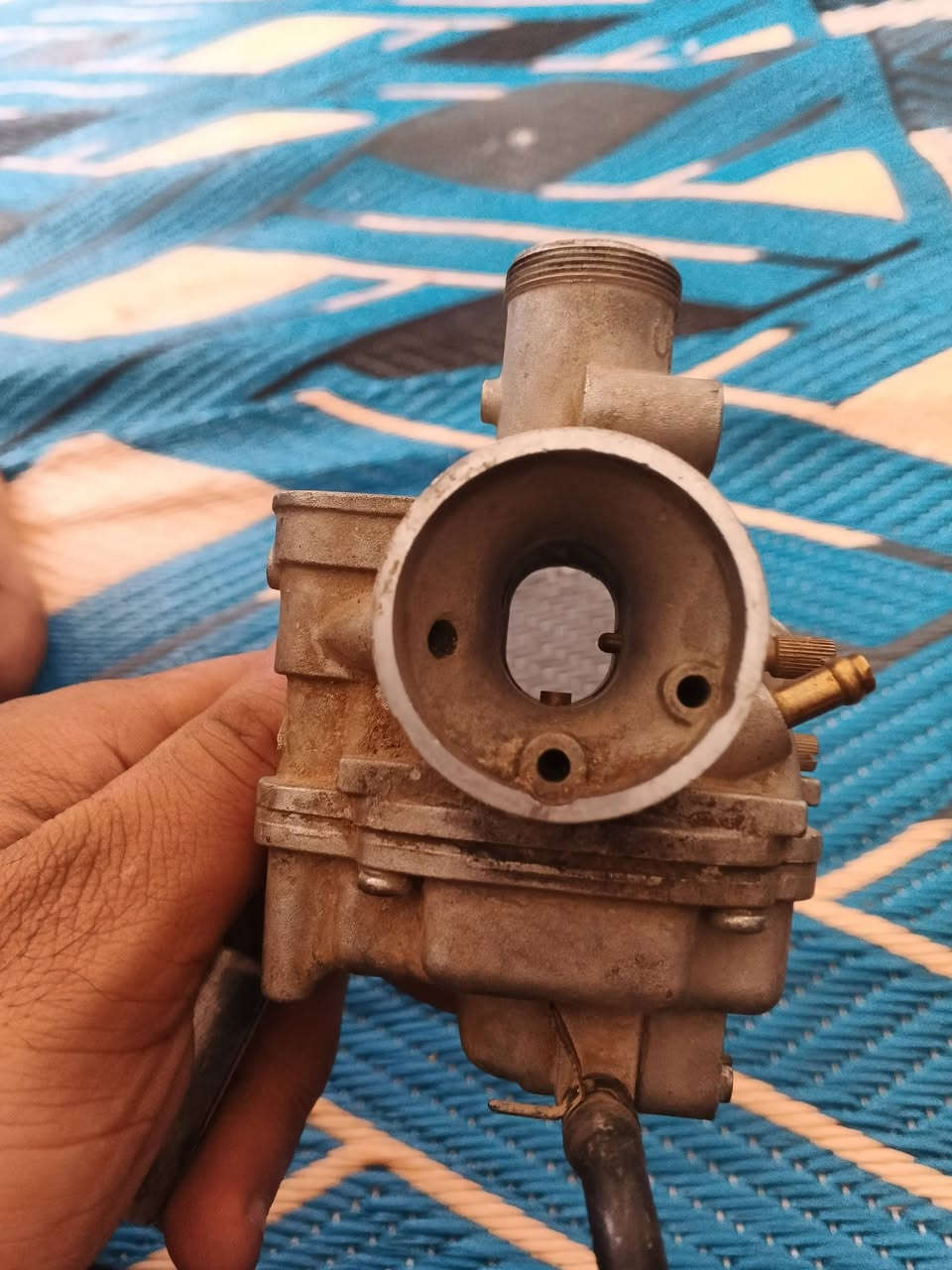 السلام عليكم كابريتر +تأيرات نص عمر نضاف يصيرن جوبلس ويرهمن سبير هم  + سبير لبيع التواصل وات ساب ***********عنوان مدينه الصدر
