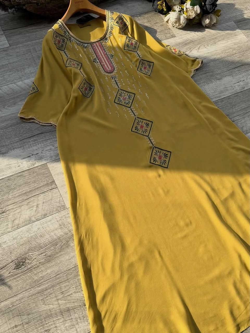 راحة تلبسينها… وأناقة تشوفينها
قماش خفيف، قصّة واسعة مع ربط يحدد الخصر
اختيار مثالي للبيت ولمّات العائلة ❤️🌺🦋🐅
😌👗 دشداشة كشمير تطريز هندي أصلي 
قياس 2x_3x_4x_5x
#سعــــــــــــر10
يوجد توصيل داخل المسيب الفين دينار 
يوجد توصيل محافظات


**إذا كنت صاحب هذا الإعلان وتريد حذفه لأي سبب، رجاءا أرسل رسالة إلى الدعم الفني**