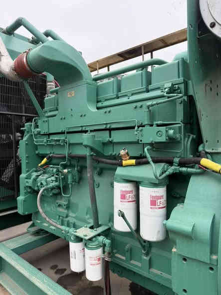 #للبيع_مولدةCummins650KVA

كمنز (6) سرندر امريكي 🇺🇸اصلي مستعمل استيراد اوربي
حجم (K19)  / (6) وربع انجكتر زيتي 
سوبر / انتر كولر / اويل كلر 

  
توليد استانفورد انكليزي 🇬🇧 المنشا نحاس 100‎%‎
السعة (650kva) & (1500A) امبير صافي (3) فيز

موديل حديث (2017) 
ساعات العمل (1000) ساعة حقيقي
نسبة نضافة المولد ‎%‎95

 

لوحة التشغيل DSE برودكشن ديجيتال تشغيل واطفاء ذاتي اوتوماتيك بنظام سستم حماية المحرك بلكامل

 
       ضمان لمدة سنة كاملة بالمحرك وراس التوليد استندر   
            كفالة عامة بمحرك بدون بخار وصرف ودخان 
      شرط الضمان والفحص والحمل الموقعي لمدة (3) ايام

     💲السعر تواصل على بريد صفحة او اتصال على رقم 💲
              يوجد توصيل لكافة المحافضات العراقية  

              مع كافة الخدمات مجانا مقدمة عندة الشراء
                    زيت_ تخم فلاتر [ زيت .كاز .هواء ]
                      وتنصيب داخل كوردستان فقط

                     تتوفر  لدا شركة باور لتجارة العامة
                    لكافة المولدات الجديدة والمستعملة 
               صيانة عامة - قطع غيار عامة - زيوت وفلاتر
         عقود صيانة وادامة دورية - تنصيب وتشغيل مواقع 

للأستفسار اكثر على بريد الصفحة او اتصال على ارقام التالية 

*********** ☎️ مدير شركة باور مهندس ياسر / واتساب

🌐 او زورنا في موقعنا اربيل شارع 100 الصناعة الجنوبية مقابل بوابة المعارض السيارات 
الفرع الثاني اربيل شارع 120 منطقة فرمان بارن شارع الكورنيش
