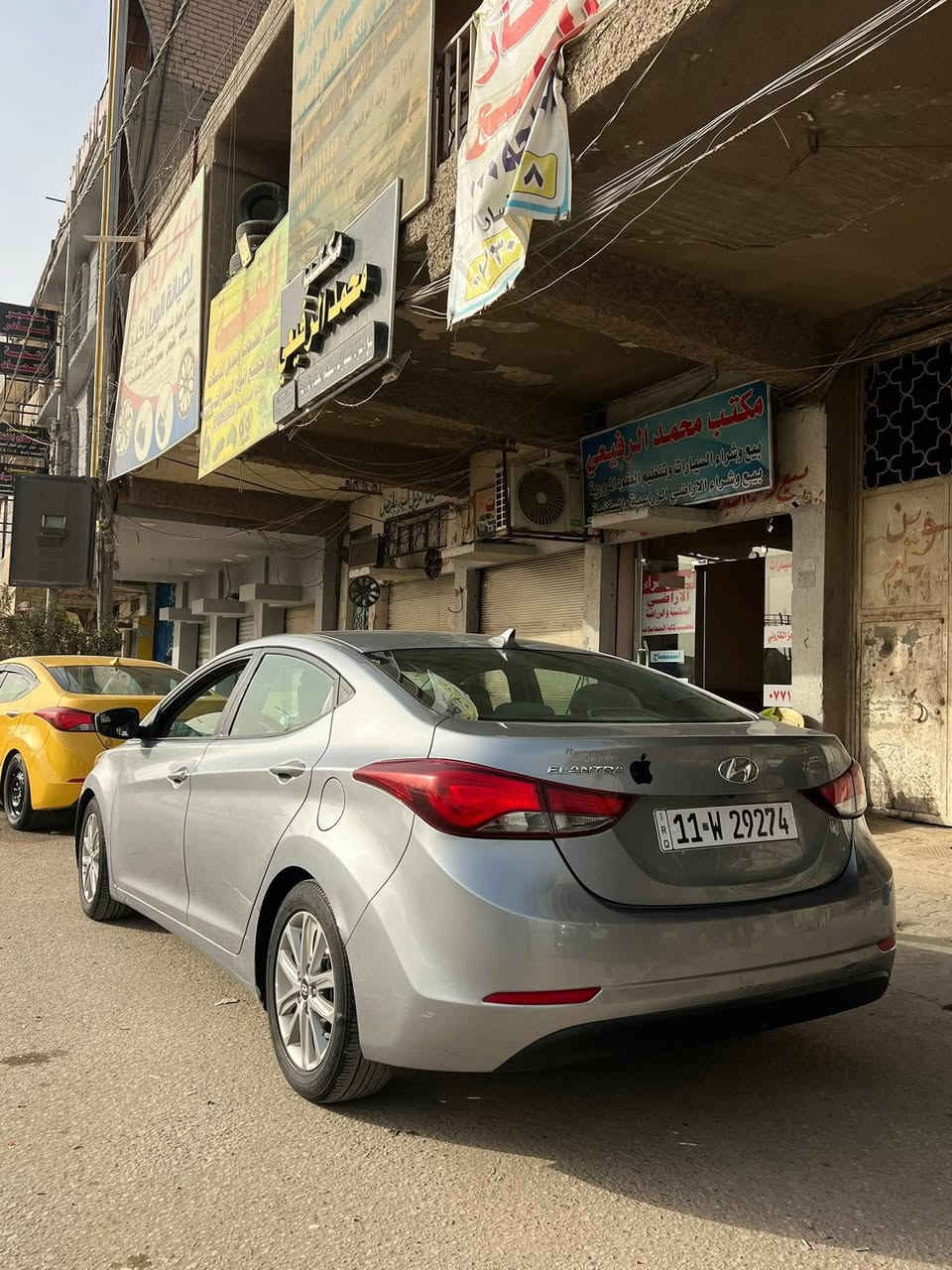 سلام عليكم
البيع النترا 2015 

حادث جاملغ وباب فقط بدون دواخل 

رقم بغداد دولي باسمي تحويل ثاني يوم 

مكينه 2000 دوش 

كير مكينه حداديه تخم تاير تبريد جاهزه الاخير 

السعر 112 وبيه مجال بسيط

مكاني بابل نادر الثانيه 

***********
