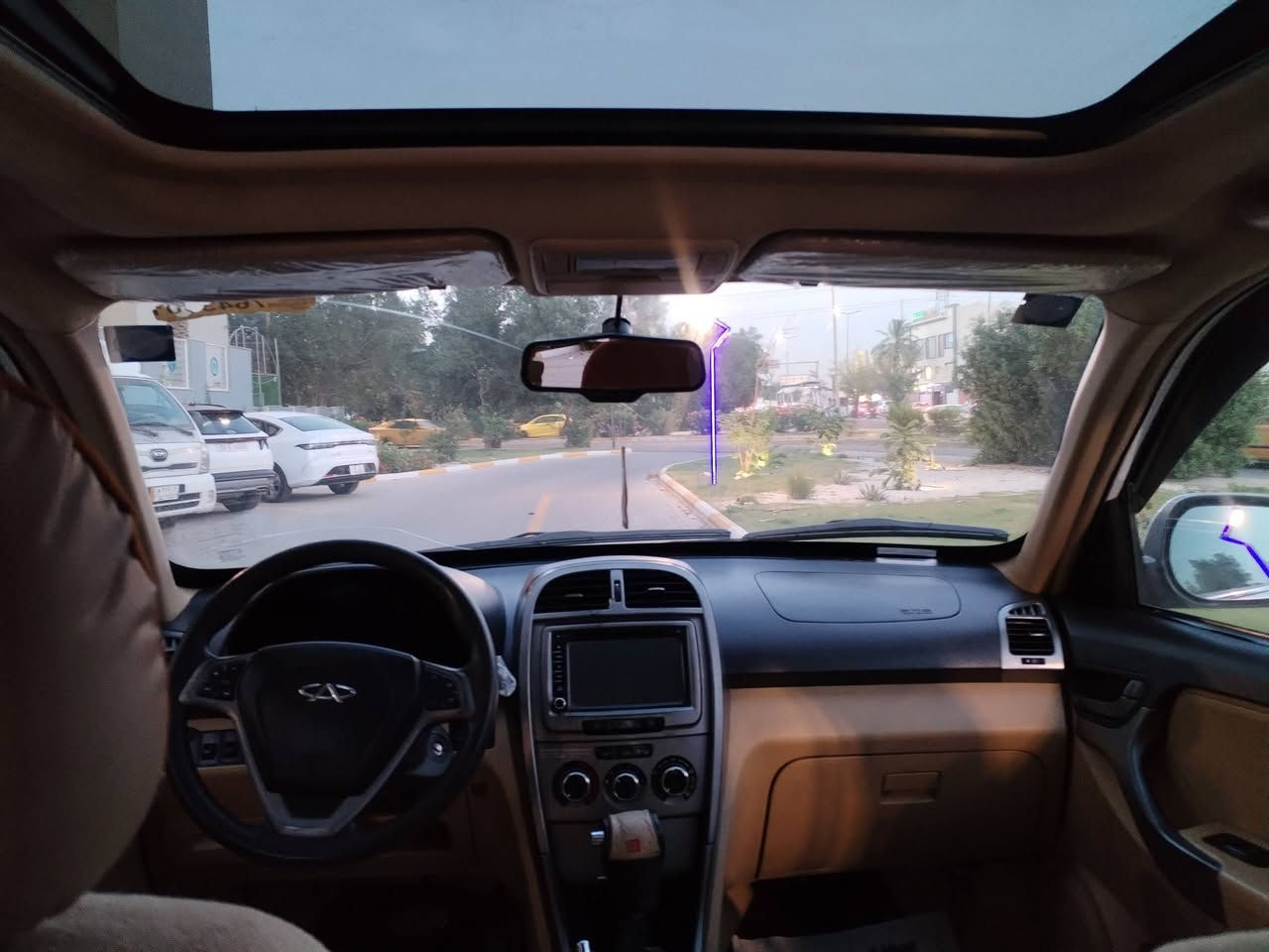 السلام عليكم للبيع تيكو موديل ٢٠١٥ رقم بغداد انكليزي كير ميكانيكي مكينه ٢٠٠٠سياره جاهزه مابيه اي نقص مواصفات فتحه تحكم ستيرن تدفئه بالكشنات شاشه سيارة جديده مكفوله من الصبغ والضربه رقم مميزمكان السياره سريع حي العامل مجاور مسبح الرافدين السعر ٧٦ تلفون ***********
