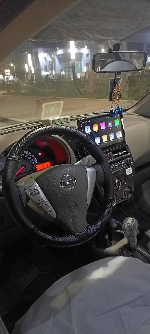 السلام عليكم
نيسان سني مديل 21
مكينة گير كفالة
حدادية تايرات جاهزة
بية بارد بالباب الخلفي عكس السايق وشوي بداير جمالغ و3 رصعات  غير ذني مابيه بعد
سيارة مدوشة بطاين بينان وكاعية جلد وصندوق وكراسي
شاشة لكزز وكامرة خلفية
سيارة مال بيت ما مشتغلة تكسي
العنوان بصرة حي الاصدقاء الرابعة
السعر 113 وبية مجال
***********
سنوية مامنتهة  بأسم شركة جاهزه للوكاله وتحويل
