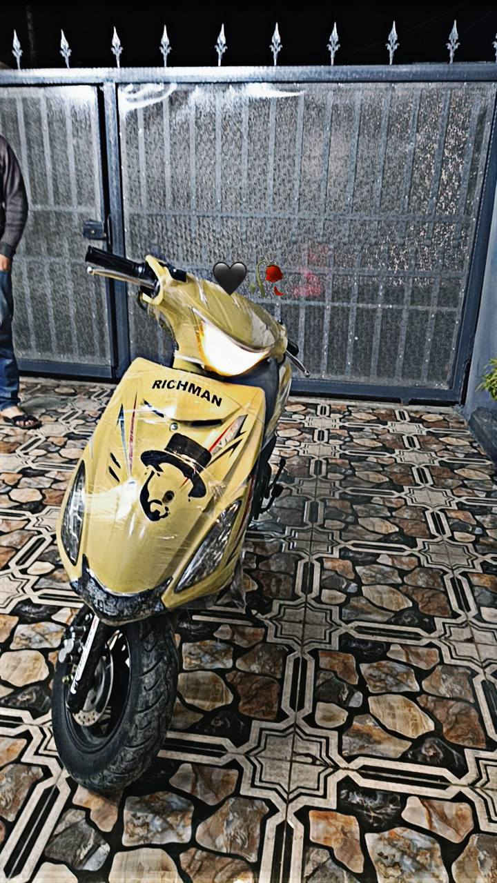 سلام عليكم دراجه للبيع ماكس اندرس نضيفه كلش ما مفتوحه كهرباياته فول بوشه 49 موديل 2022 السعر 650 وبي مجال لطيبين شراي تعال خاص الرقم *********** فقط وتساب تحياتي الكم
