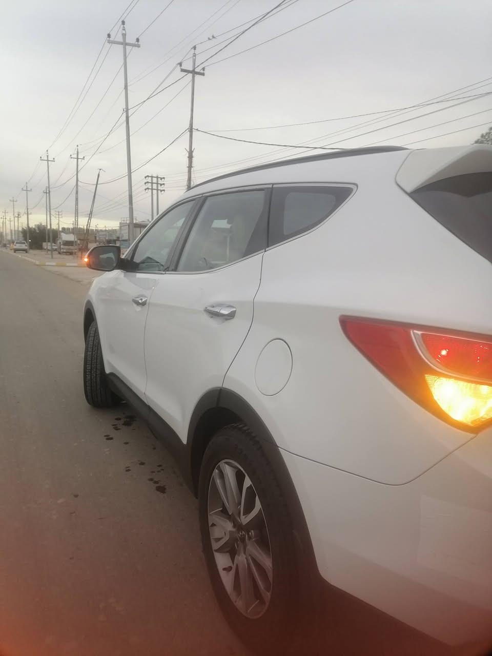 السلام عليكم ((بيع فقط)) 
هيونداي سنتافي 2015 خليجي محرك 2400  ( مكينه او كير ما مفتوحه مكفول لا تنقيص ولا تبخير ولا أي صوت) رقم واسط مداور ثاني يوم السونار داخل المنشور 
3 قطع تبريد 
7 راكب  ، مقاعد جلد 
حساسات خلفية 
تحكمات ستيرن فول 
انضمه قيادة 
نضام ايكو اقتصادي 
انارة LED 
تخم تاير جديد
باتري جديد
صدر امامي خلفي جاهزة

للتواصل مراسلة او الاتصال على الرقم 
***********
 مكان الديوانية
