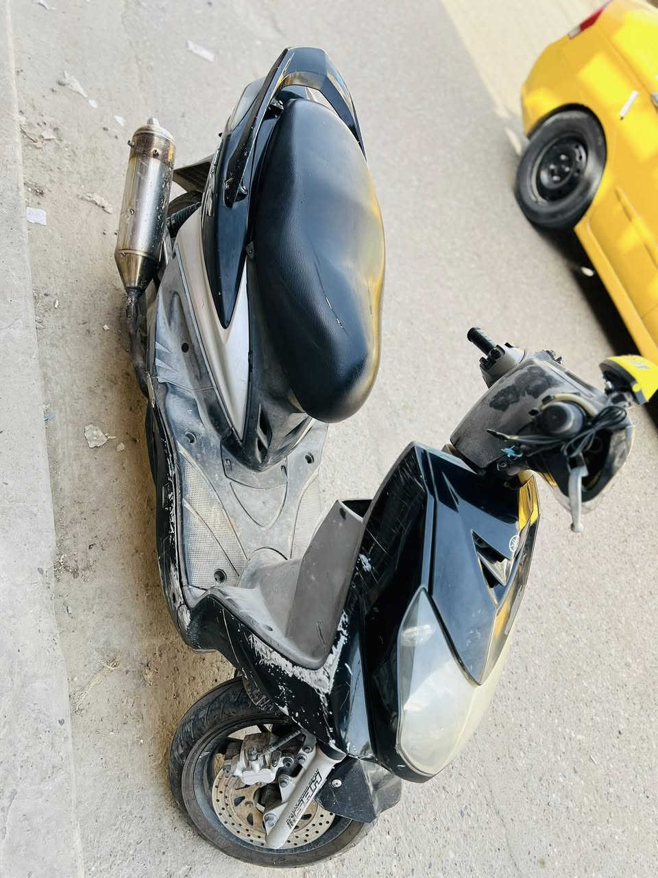 سلام عليكم 
صلو عل محمد وال محمد 
دراجه سكنس البيع دراجه نوزل خطين 
دراجه غير من اله بيها نقوصات بسيطه مثل ما موضح بل صور 
بيها صالنصه رياضي بوشه 58ونص بلادي 
دراجه بلاد ما ملعوب بيها تأخذها تدعيلي دراجه مداريها عل أيدي بس أريد أبيع بسبب ضروف دراجه كهربائيات كامله نكره سلف صبح لعصر بليل خير من الله 
كله شغال بيها عداد سرعه رون كيج بانيزين 
سعر 700وبيها مجال 
عنوان بغداد جزيره بغداد سياحيه كميره 
رقم الاهاتف ***********
او مراوس حسب قناعه
