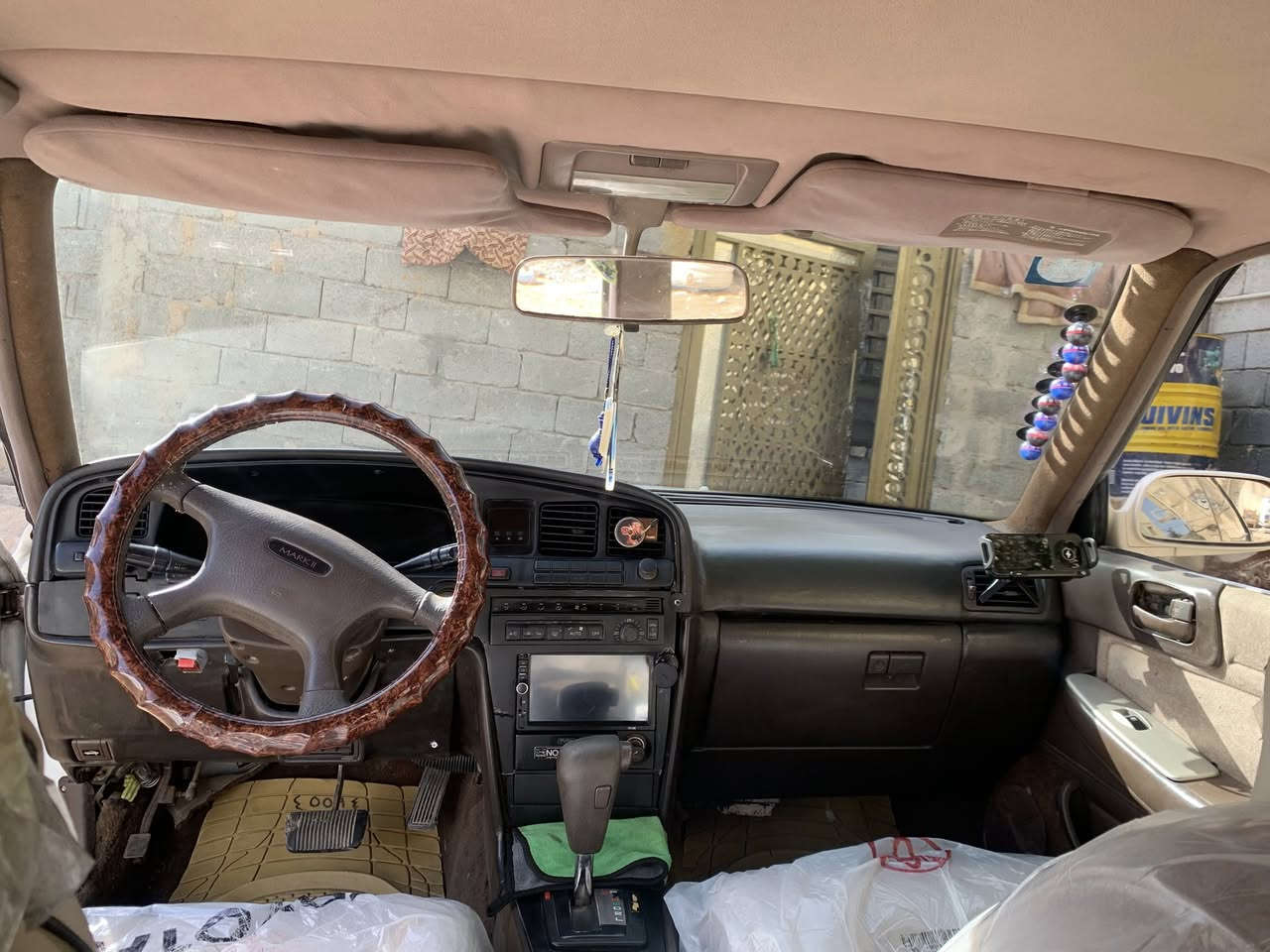 سلام عليكم مارك موديل 1991 رقم كربلاء بأسمي هزه جديده سنويه لل2030 مكفوله عدا الهلالات الخلفيه مصلحه لا ضربه ولا كصه ولا صبغ كير ومحرك جدد تخم تاير باتري غرفه جديده دشبول بلادي مو مال مازدا مري كهرباء ريمونت وقفل سنتر مري كهرباء كشنات كهرباء كلهه شغاله من الدعاميه للدعاميه كامله مكمله السياره السعر 50 بيهه مجال المكان كربلاء البوبيات 

للتواصل  : ***********
