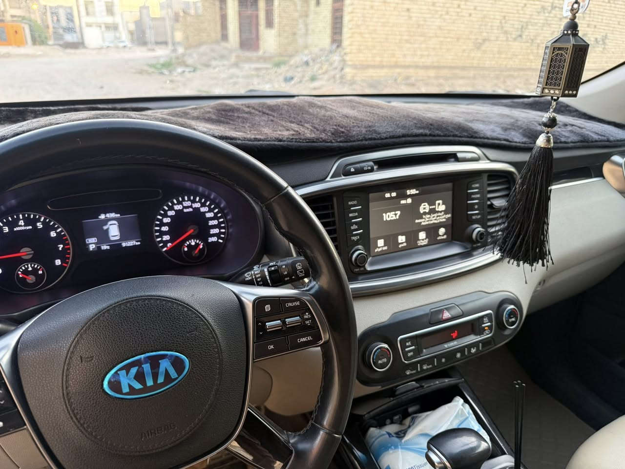 اسلام عليكم سورنتو 19 مكفوله من صبغ و بارد و تبديل بيه شدوخ بصيطه مكحله محرك و كير مكفولات ع وضع الشركه 6 سلندر ماشيه 90 رقم اربيل مميز سنويه بسمي موصفات السياره كشانه جلد كهرباء 7 راكب 3 قطع تبريد بردات خلفي كامره دوار 360 سياره بعد احلا من الصور شدتين و 28 ورقه بيه مجال بصيط مكان السياره فلوجه 
***********
***********
