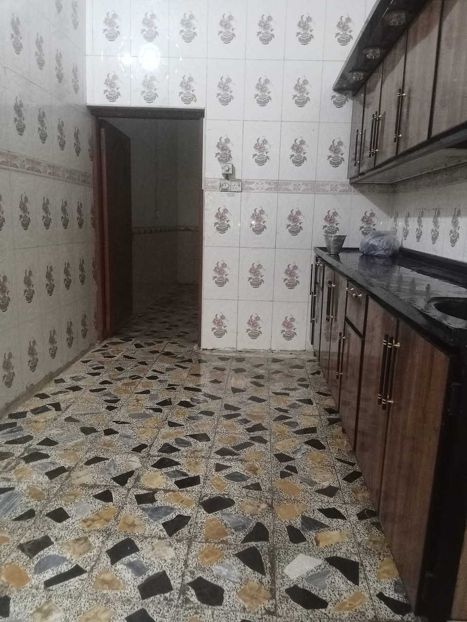 🏠 بيت للبيع في النجف الأشرف
​📍 العنوان
​النجف كوفة حي ميسان قطاع 23 (على شارع 12، صب كونكريت، قريب على شارع الكيات)
​📐 المواصفات (50 متر - طابو صرف)
​مطبخ وصالة ومكشوفة.
​صحيات داخلية وخارجية.
​الملحقات: كاونتر وشافطة وتانكي مع البيت.
​💰 السعر المطلوب
63مليون (مع المجال)
​📞 للتواصل والاستفسار
​***********
