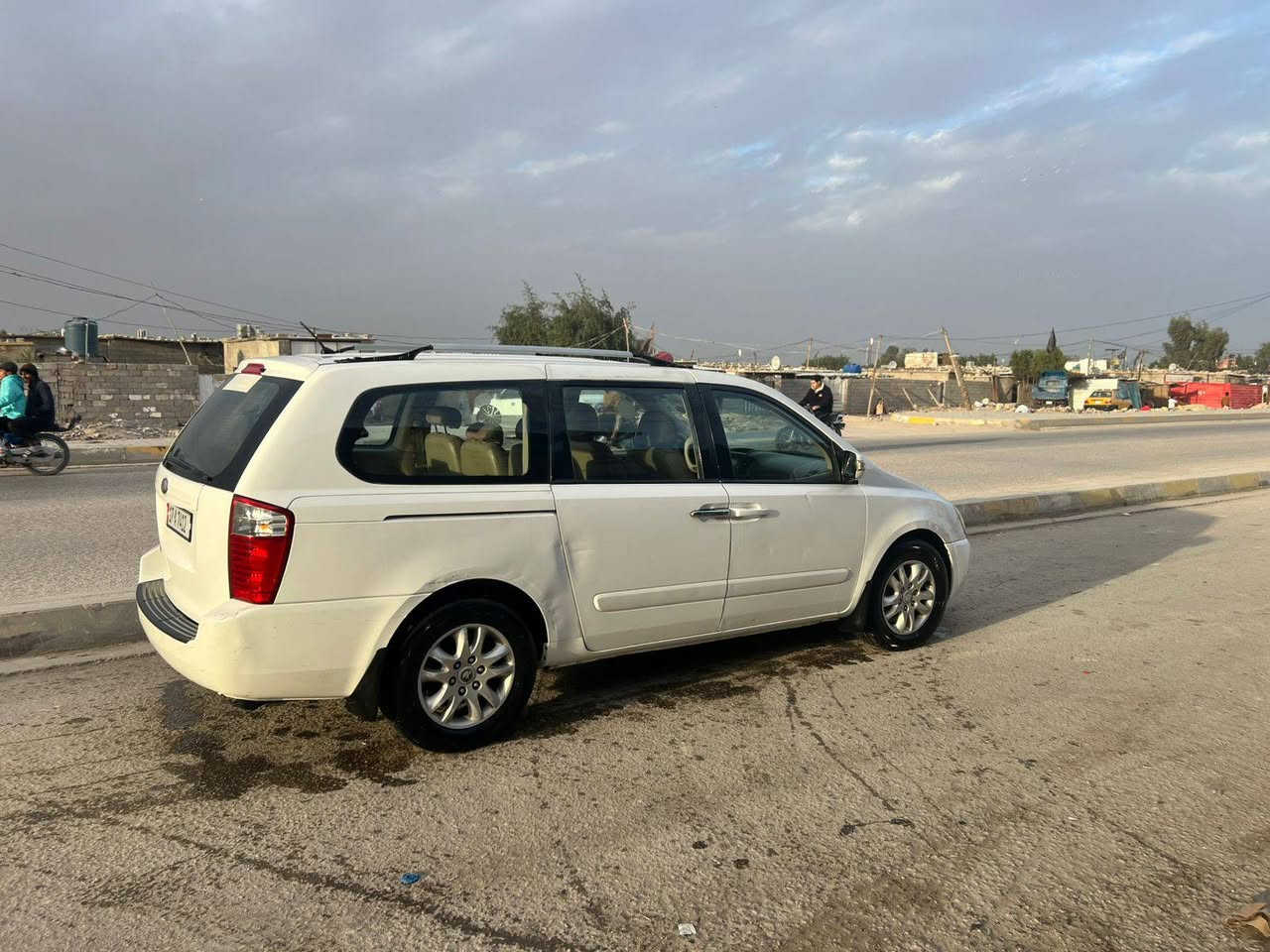 سلام عليكم كيه سيدون خليجي  موديل 14
سياره نضيفه خير من الله بيه جاملغ مامي جهت السايق 
ودحجه بصيطه بل قبق بانزين 
ولباقي خير من الله كير محرك حداديه تخم تاير دوشمه تبريد ثلج 
سياره جاهزه للشغل رقم مثنى 
الستفسار عله هاذه الرقم 
***********
***********
