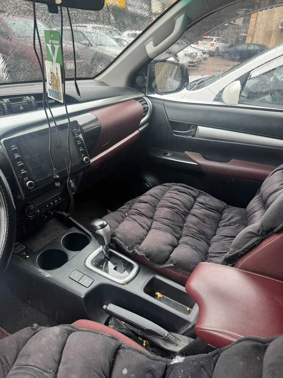 هايلوكس 2023
ماشيه 54000
شركة ساز 
مبدل باب وكاله خلف السائق فقط 
الباقي كفاله عامه 
السعر 29500 وبيه مجال 
الموقع بغداد بوابة العراق 
***********
