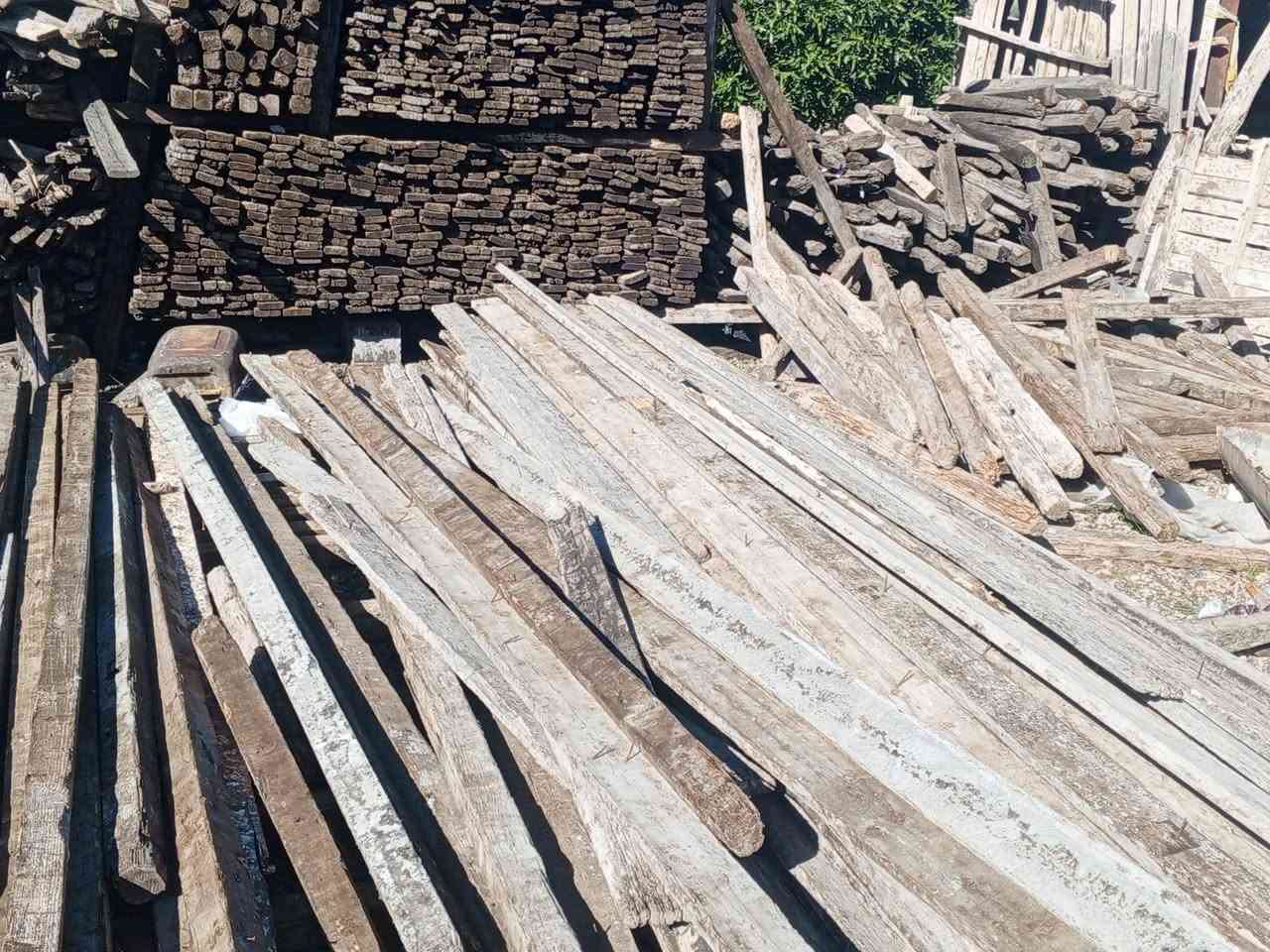 سلام عليكم يوجد قالب خشب وجكات  لبيع نضافه فول (***********)لستفسار اتصل عل هاذا رقم
