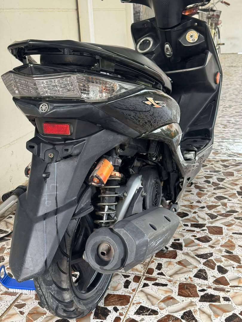 دراجه للبيع سنكس ياباني نضيف قليل استعمال السعر مليون تفاصيل اكثر اتصال ***********
