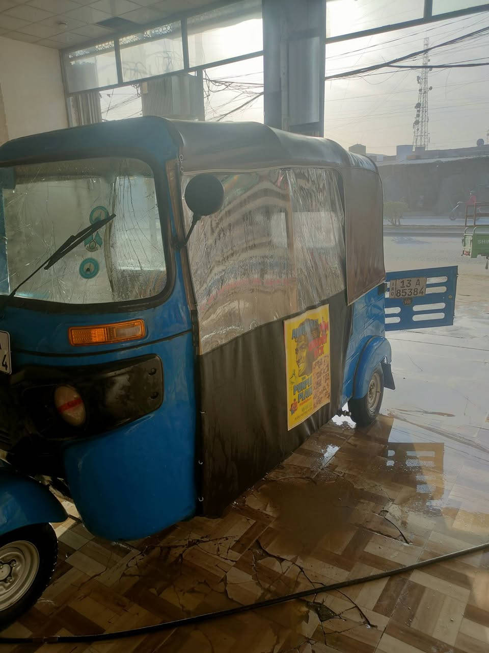 سلام عليكم تكتك مديل 20 للبيع تكتك نضيفة كلشي بية جديد وجاهز كهربائيات ضفاير ورة وكدام جدد جادر جديد دوشمة جديدة تخم تاير جديد مفتوحة مكفوله من تنقيص وتبخير سنوية تحويل ثاني يوم مكاني العمارة حي العسكري الرقم ***********    سعر ٦و٣٠٠ وبية مجال
