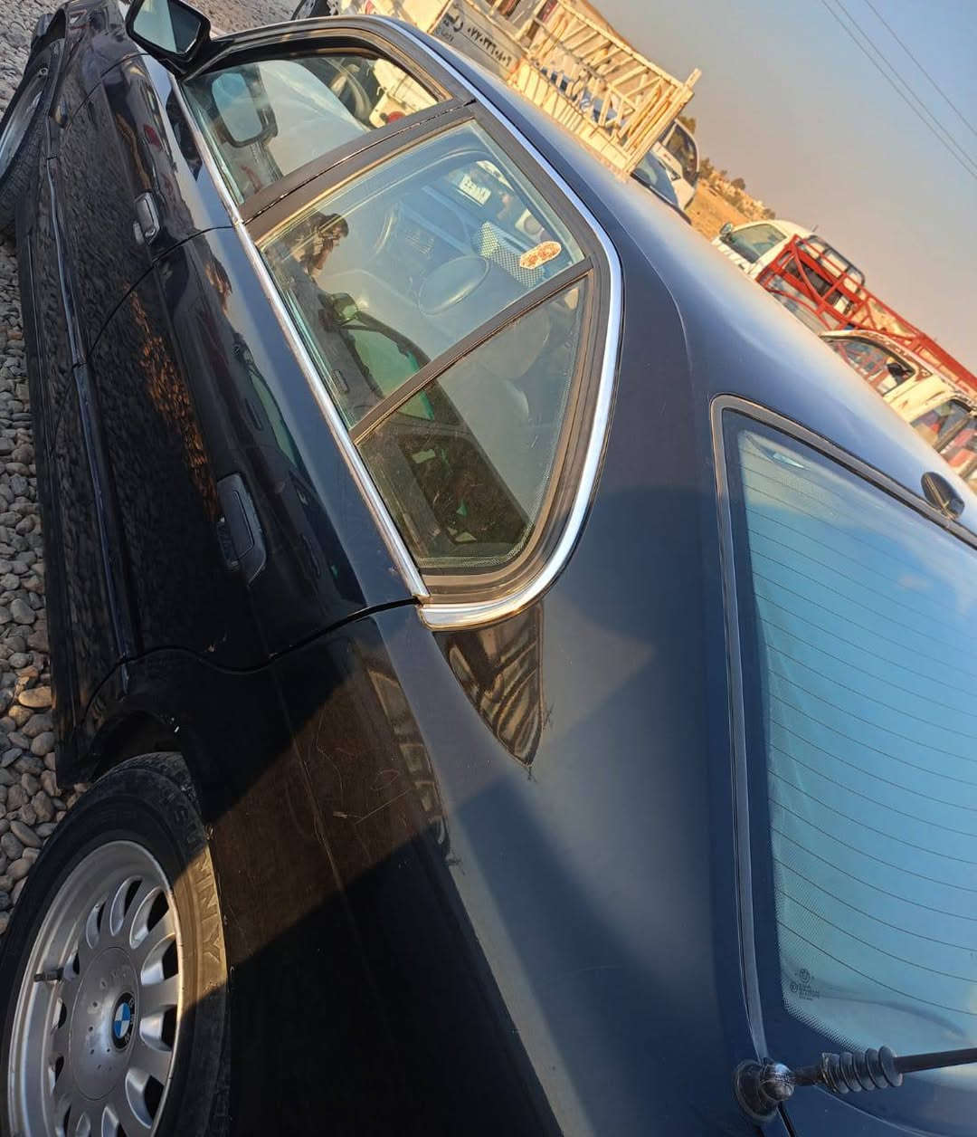 السلام عليكم 
BMW520
موديل 91 سنوية جديد تبريد صبغ جمالية محرك كبس السعر 45
***********
