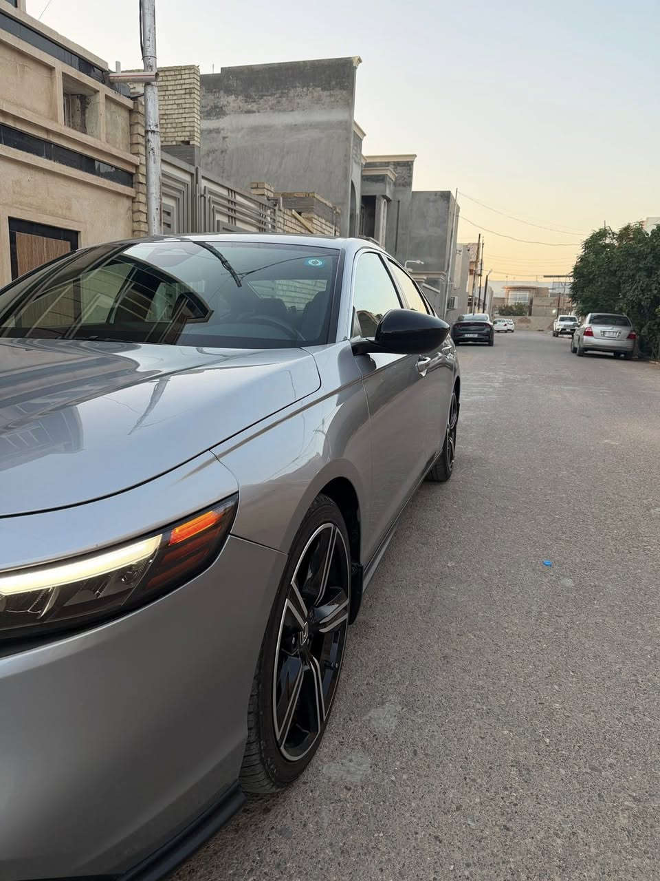 السلام عليكم للبيع هوندا اكورد هايبرد   

موديل 2023 رقم بغداد فول مواصفات: مكينة 4 سلندر  2000 بصمة تشغيل  /بصمة ابواب /فتحه سقف / رادارات أمامية وخلفية وجانبيه/ كراسي كهربائية / تشغيل عن بعد/ الشاشه كبيرة / فول تحكم ستيرن/ تحديد مسار /سايد بريك كهرباء / كار بلي /مقاعد أمامية تدفئة فقط /إشارة مراية جانبية  /شفتات ستيرن للتحكم بالكير العادي / لايتات زينون عالي ناصي اصلي ماشية 61 الف كيلو 
السيارة كلين بدون صبغ بيها طخه بسيطه موضحة بالصور 
السعد 200 وبيها مجال 
الأنبار فلوجة ‭0781 256 0400‬
