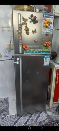 ثلاجه اللبيع نظيف سعره 175ألف 07708548885 الي يريد هاي رقم صاصبه