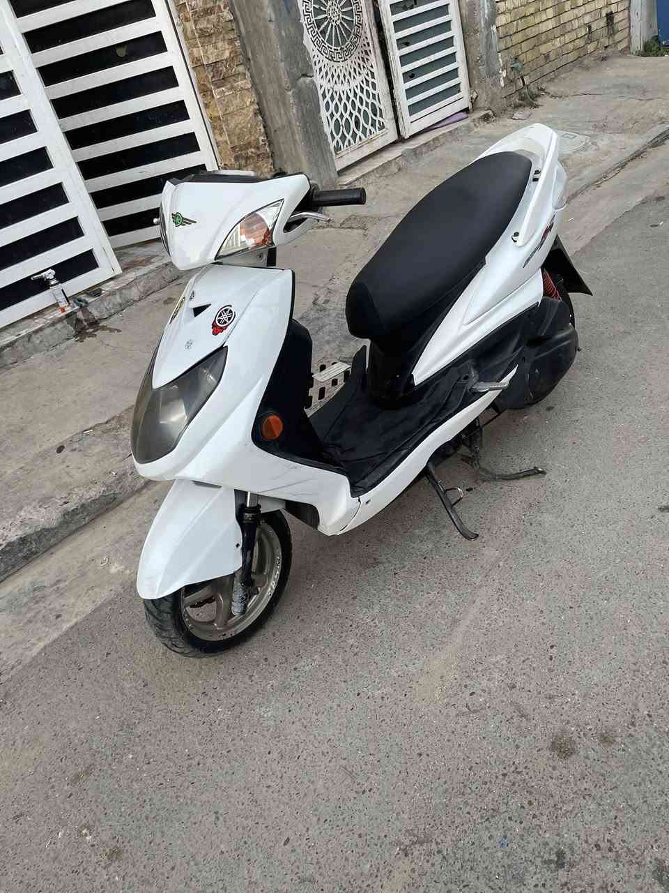 السلام عليكم دراجه سكنس فحل خير من الله طلاعات الدراجه خطين الدراجه اكلجات رياضي قويات كلش شلعه ومعدل حلوه ونضيفه طاك بيهة جبنه للبيع او المراوس حسب القناعه مكاني بغداد حي القاهره السعر ٦٠٠ رقمي ***********
