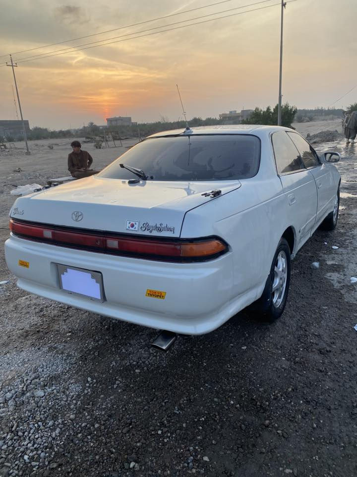 إسلام وعليكم مارك نفخ مديل 1993رقم بصره سنويه مجدده ل28 (علمآ السياره كصه جنطه فقط) مكفوله من الكصه الثانيه والنغل والضربه مكينه وكير 2500جدد ستوني شادهن  شرط ترايك 180حداديه100٪؜ طخم تاير ويل كب جدد كهربائيات كلها شغاله لايتات زنوون مكاني بصره البترو ***********
